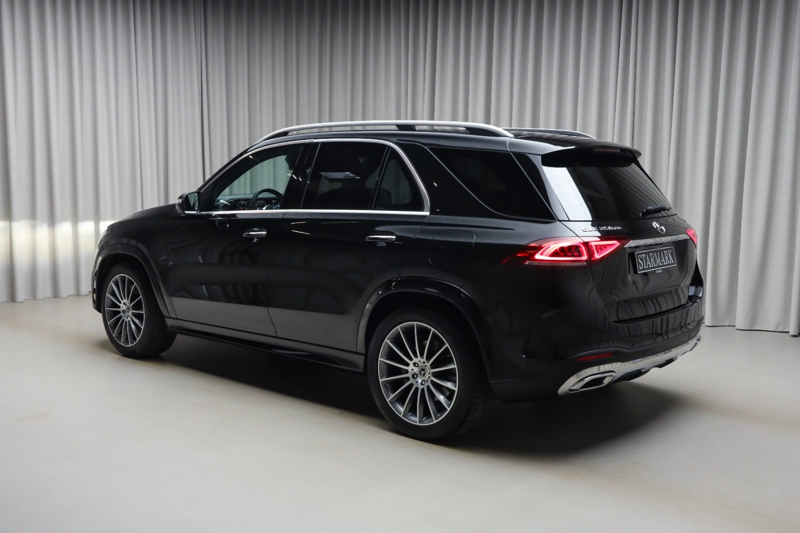 Sort Mercedes GLE350 de fra 2023