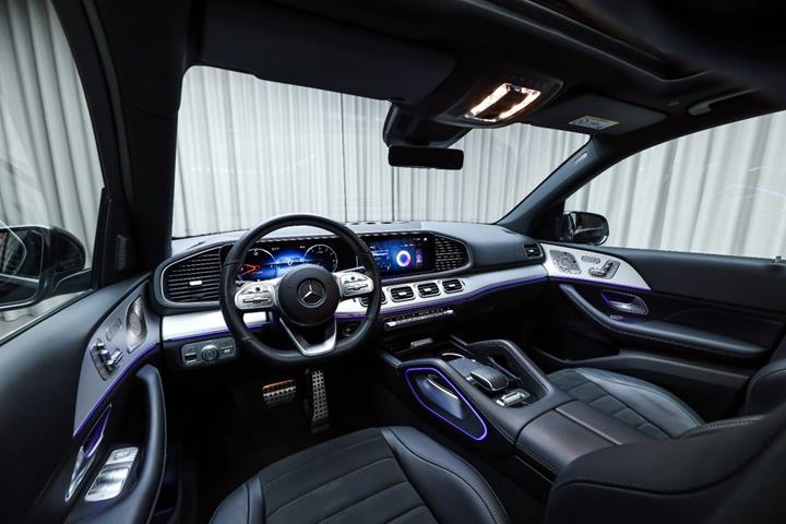 Sort Mercedes GLE350 de fra 2023