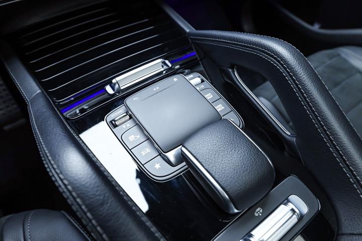 Sort Mercedes GLE350 de fra 2023