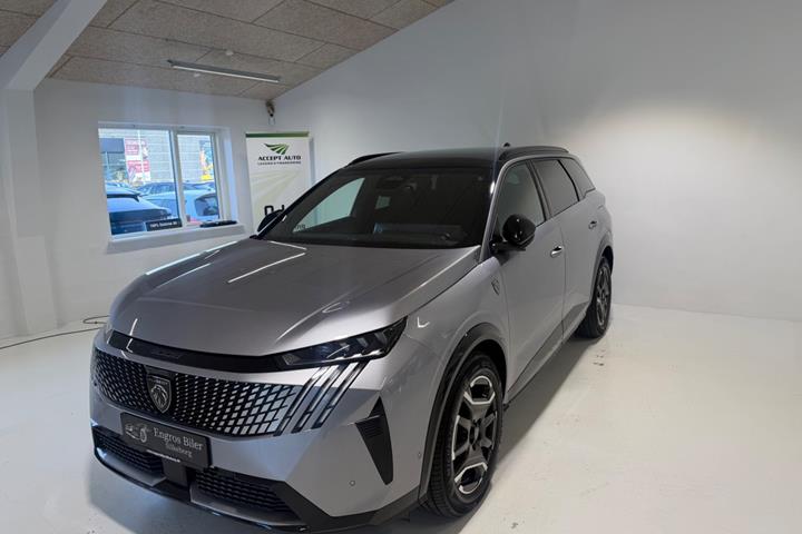 Grå Peugeot e-5008 fra 2025