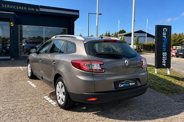 Grå Renault Megane III fra 2010