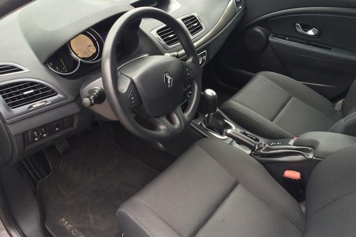 Grå Renault Megane III fra 2010