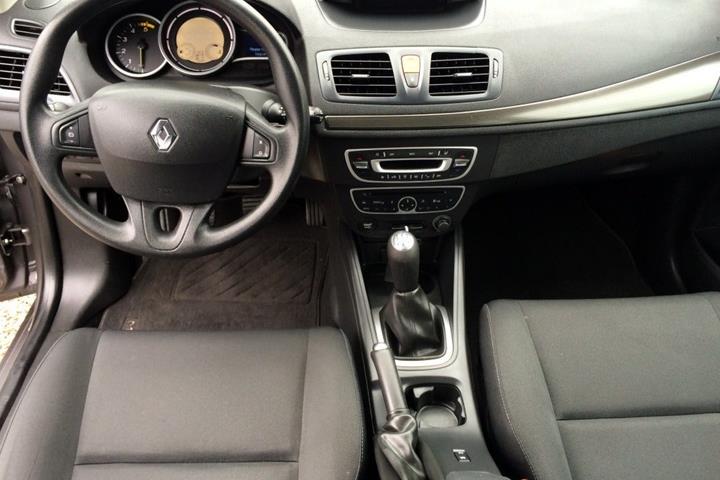 Grå Renault Megane III fra 2010