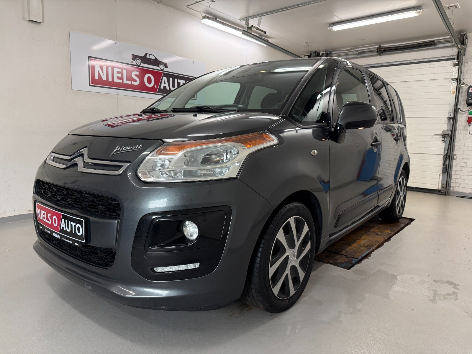 Grå Citroën C3 Picasso fra 2014