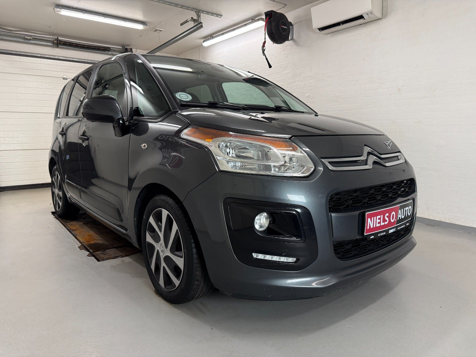 Grå Citroën C3 Picasso fra 2014