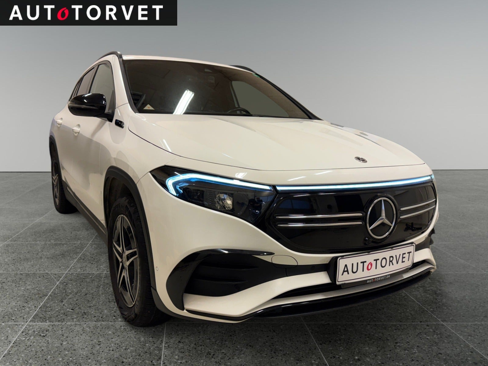 Hvid Mercedes EQA250 fra 2021
