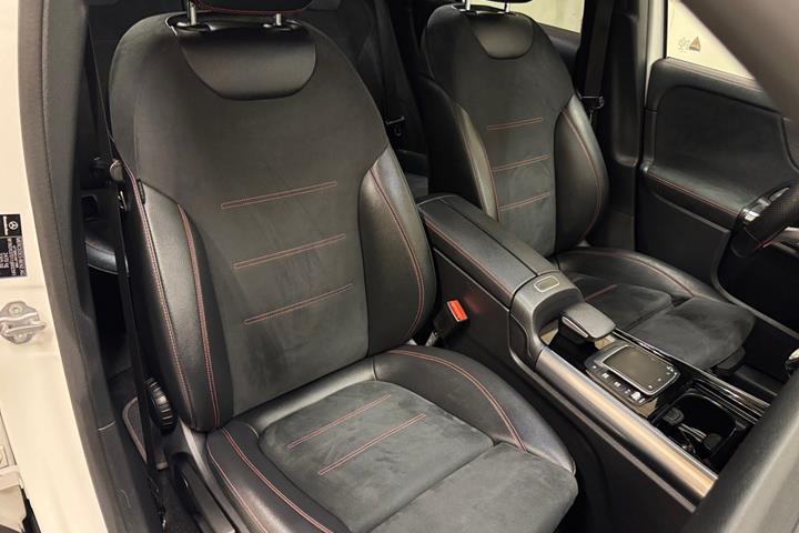 Hvid Mercedes EQA250 fra 2021