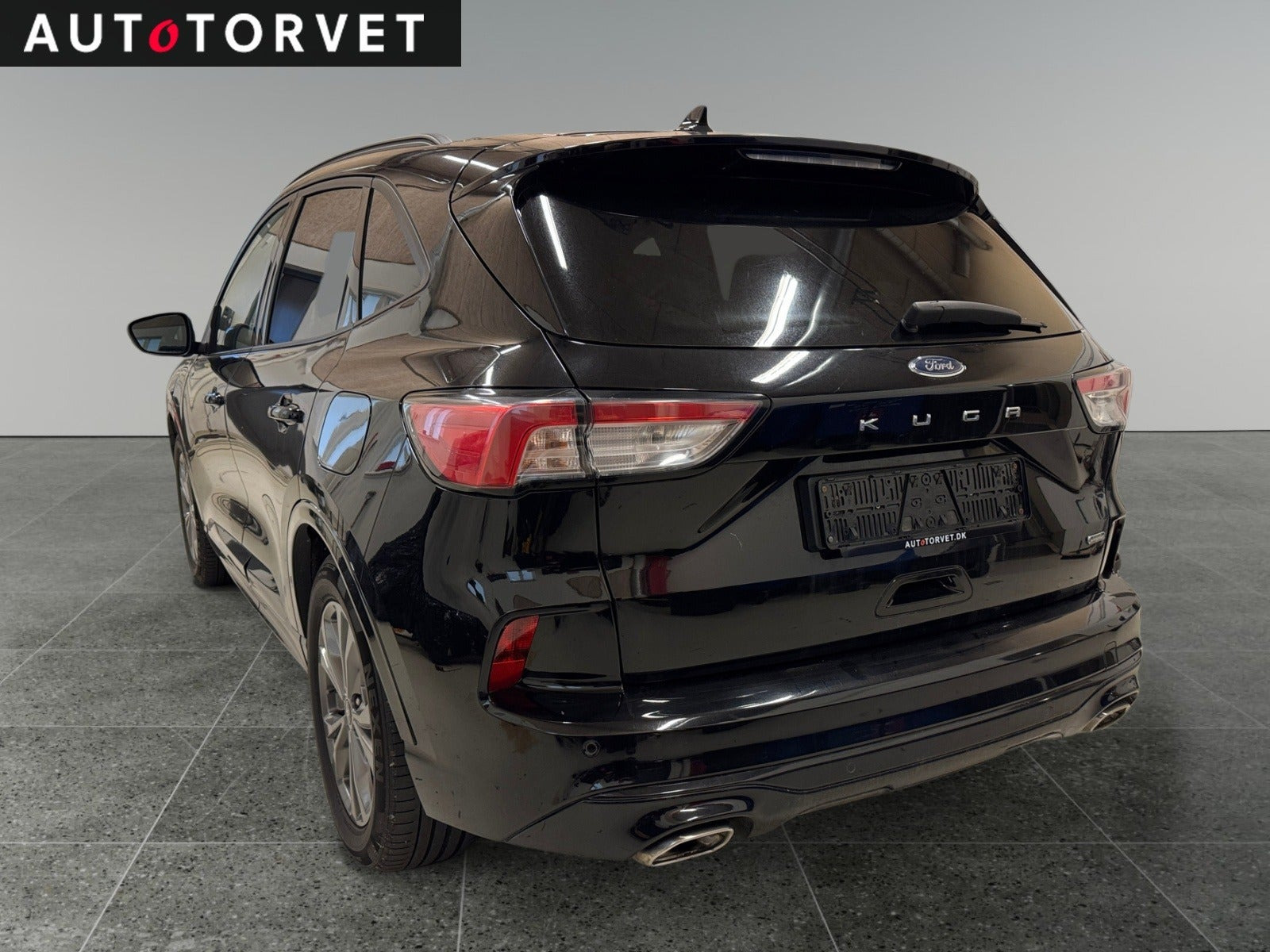 Sort Ford Kuga fra 2020