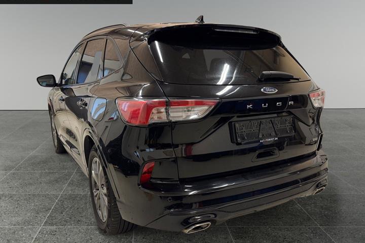 Sort Ford Kuga fra 2020