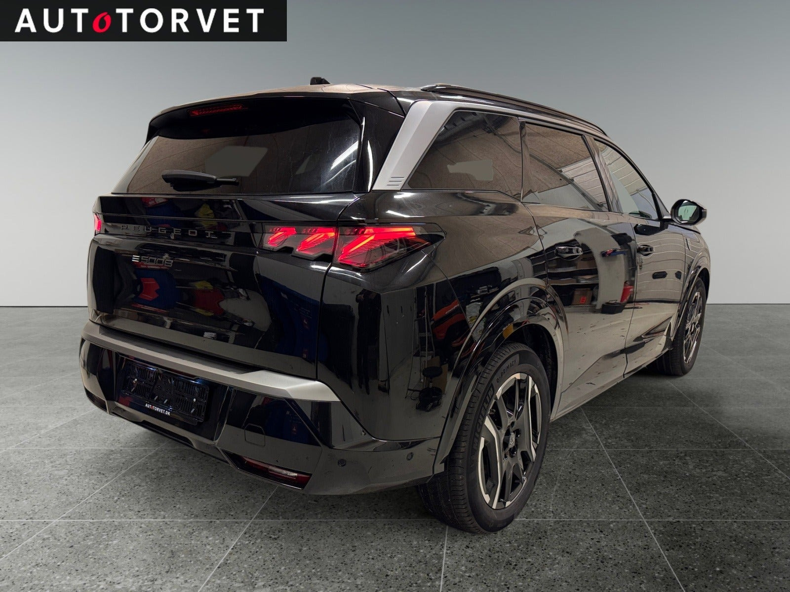 Sort Peugeot e-5008 fra 2025