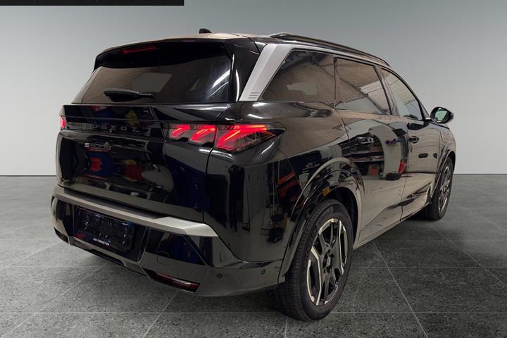Sort Peugeot e-5008 fra 2025