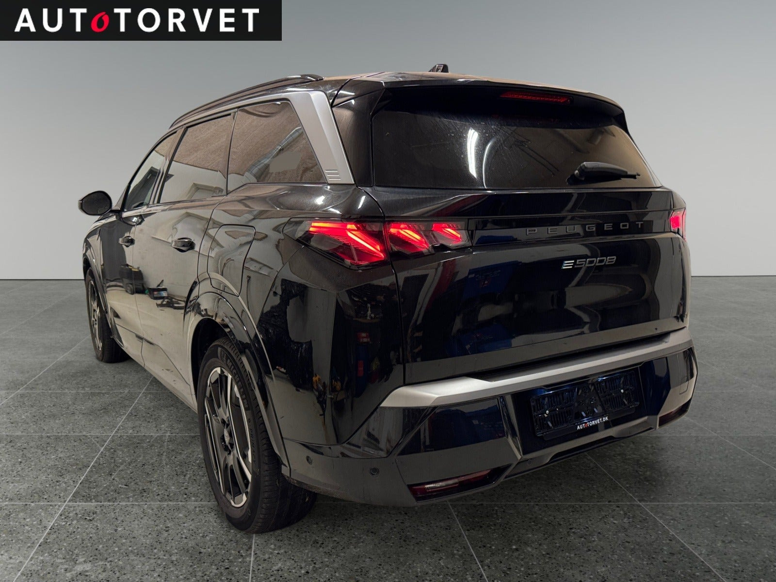 Sort Peugeot e-5008 fra 2025