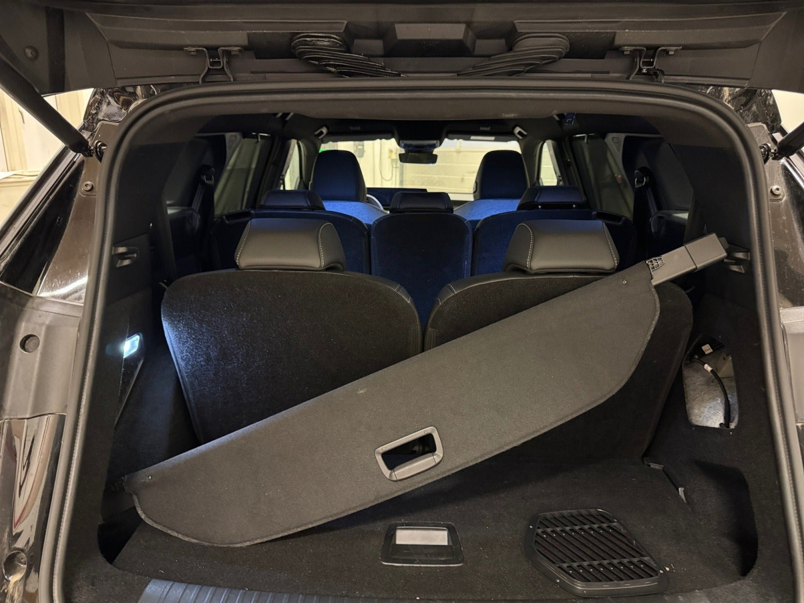 Sort Peugeot e-5008 fra 2025