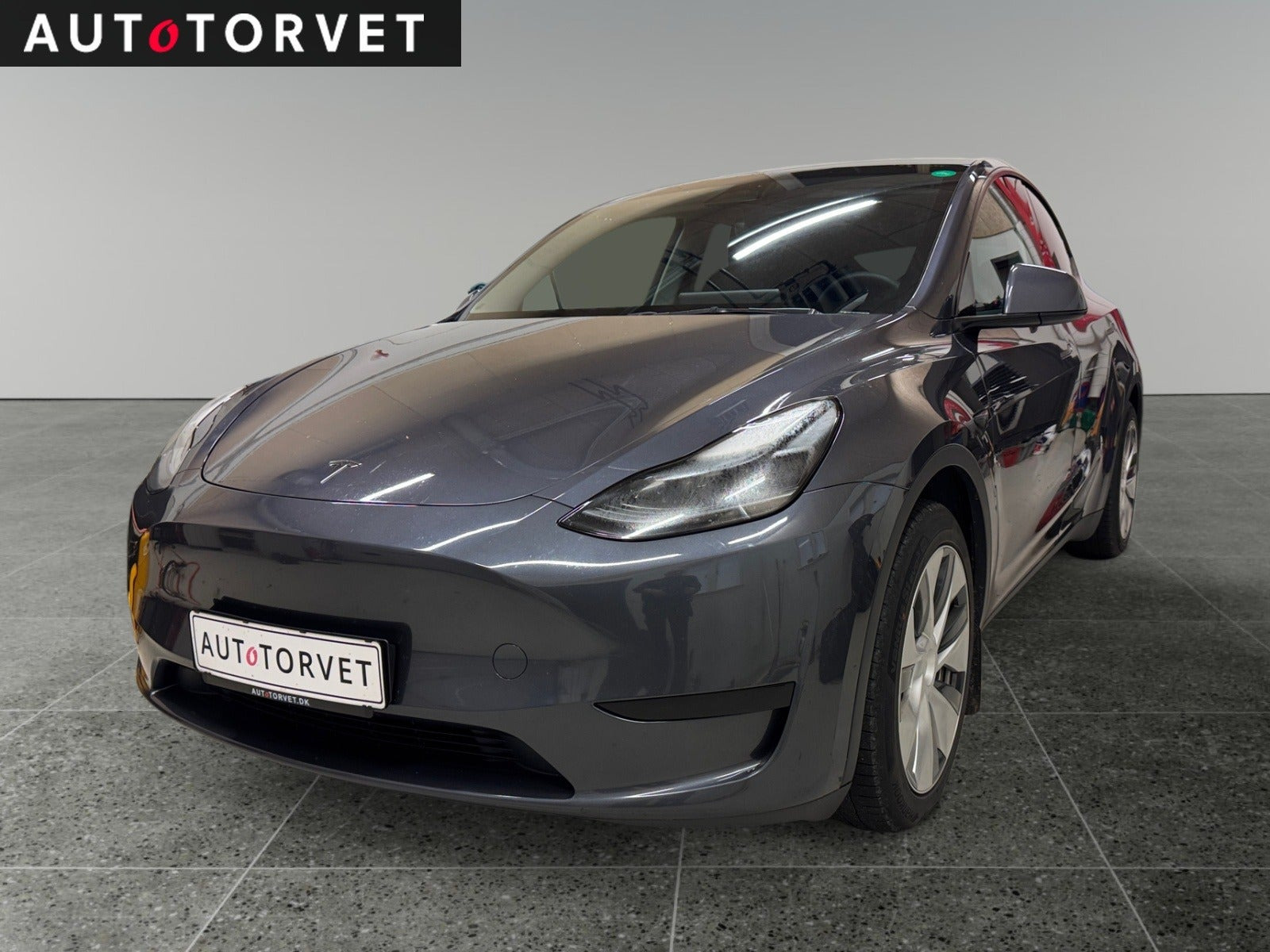 Tesla Model Y RWD