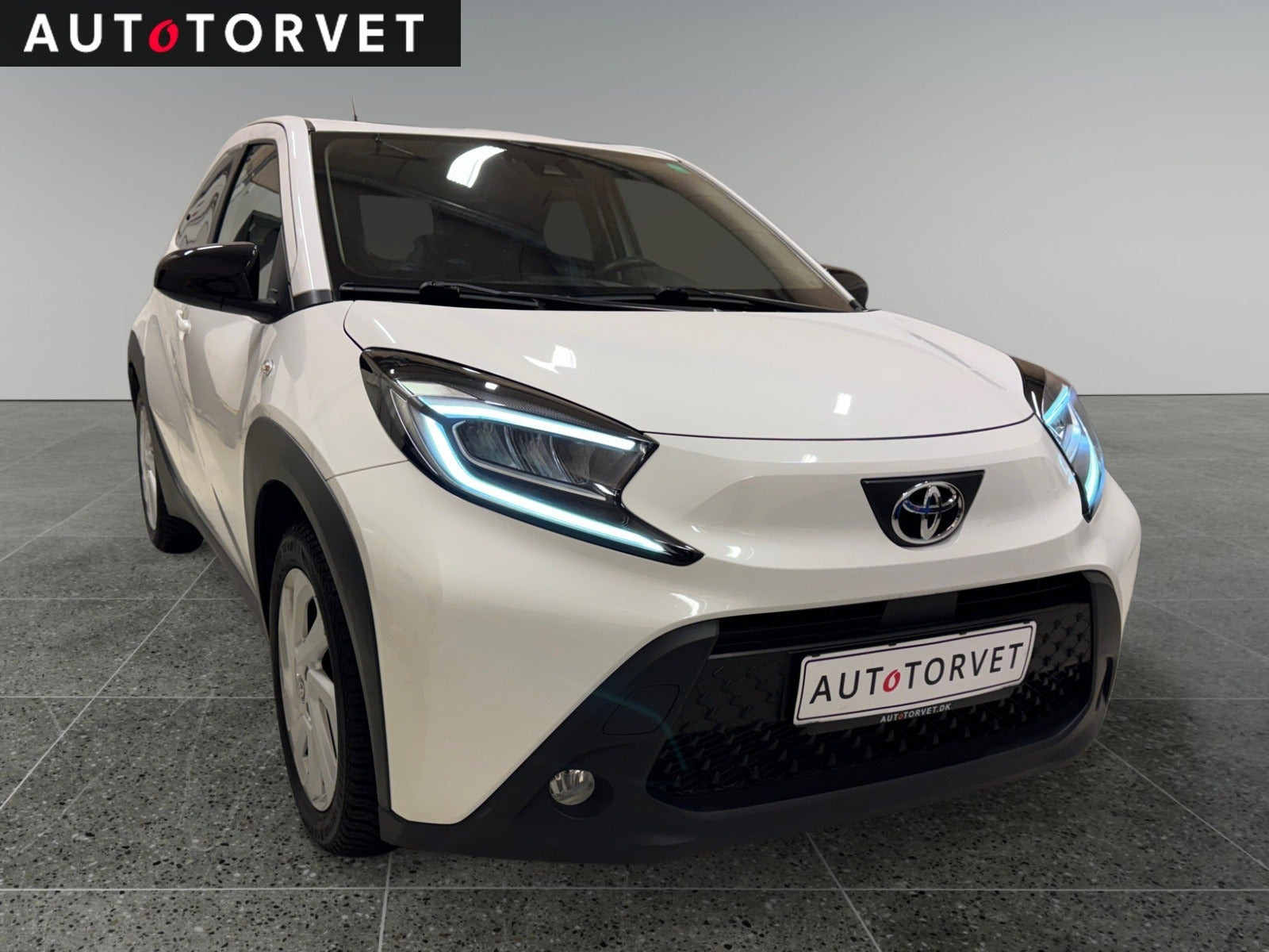 Hvid Toyota Aygo X fra 2024