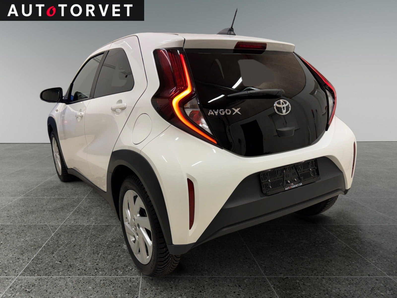 Hvid Toyota Aygo X fra 2024