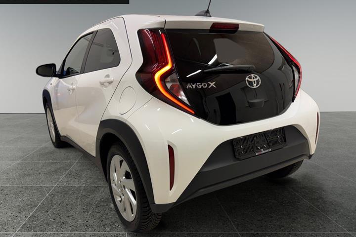 Hvid Toyota Aygo X fra 2024