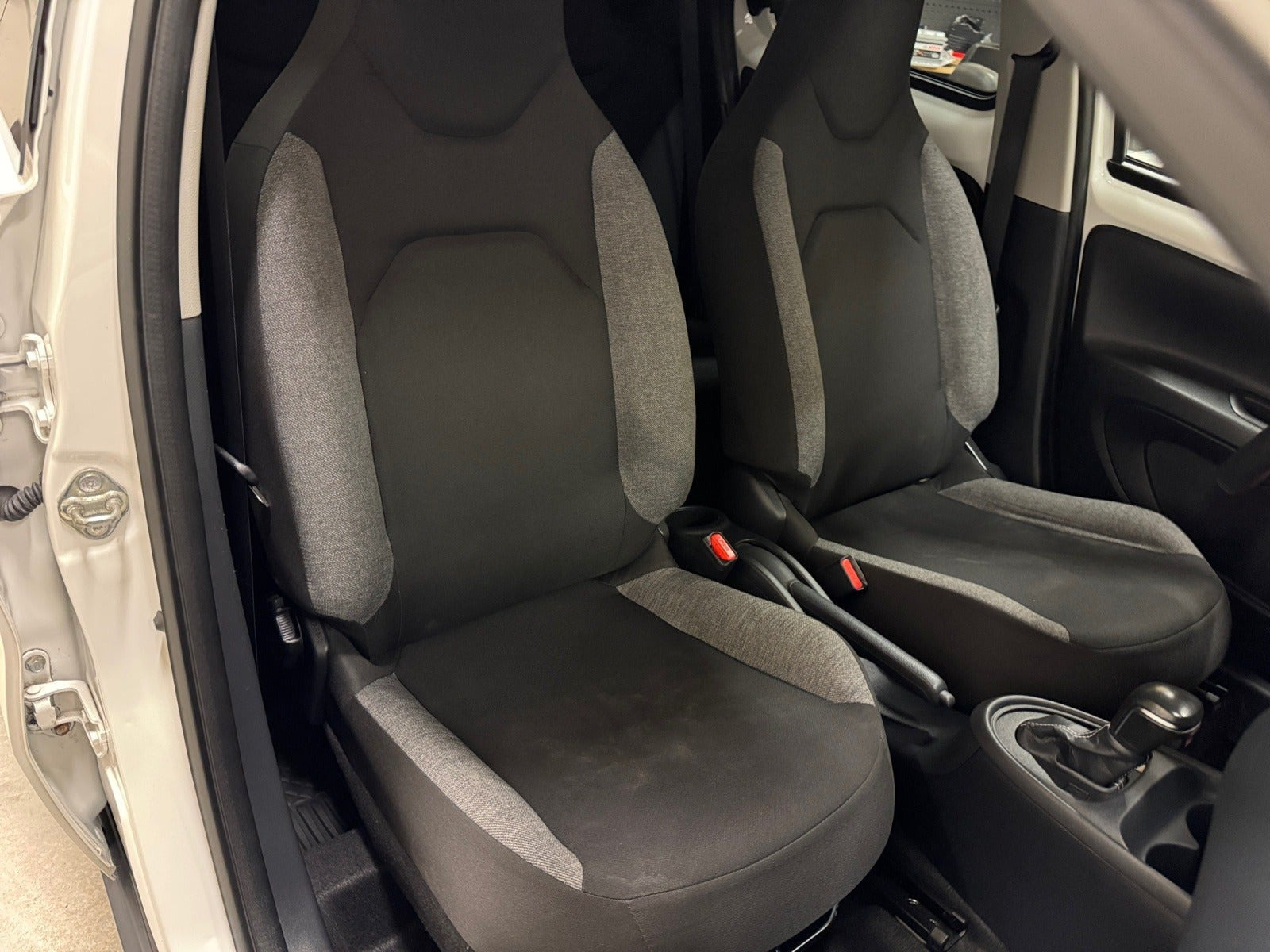 Hvid Toyota Aygo X fra 2024