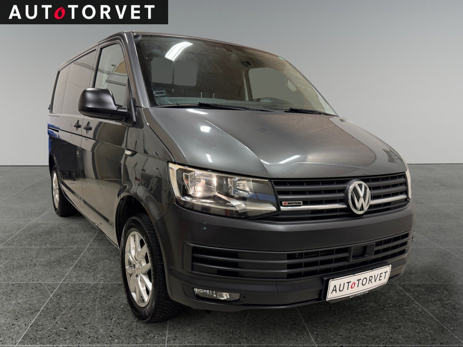 Sort VW Transporter fra 2017