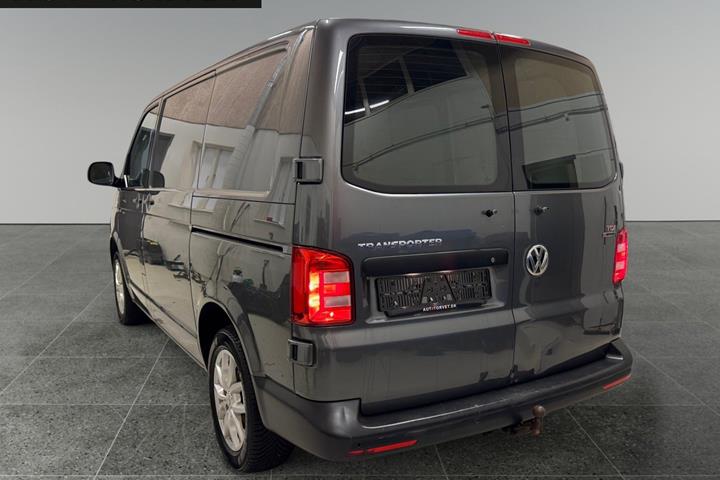 Sort VW Transporter fra 2017