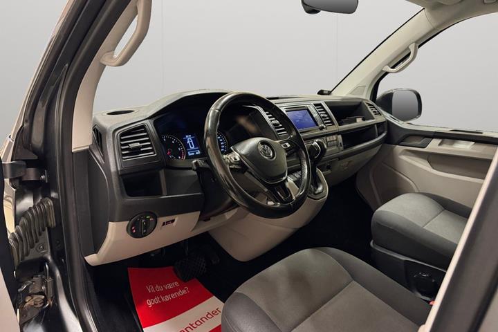 Sort VW Transporter fra 2017