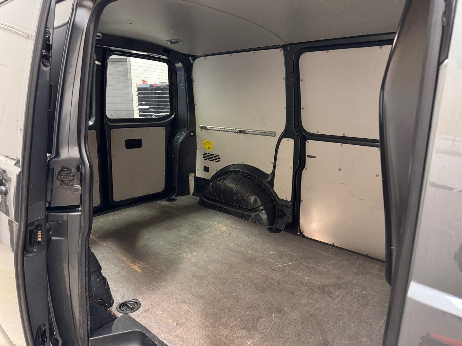 Sort VW Transporter fra 2017