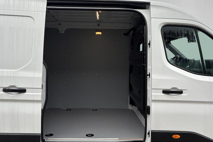 Hvid Renault Master V T35 fra 2026