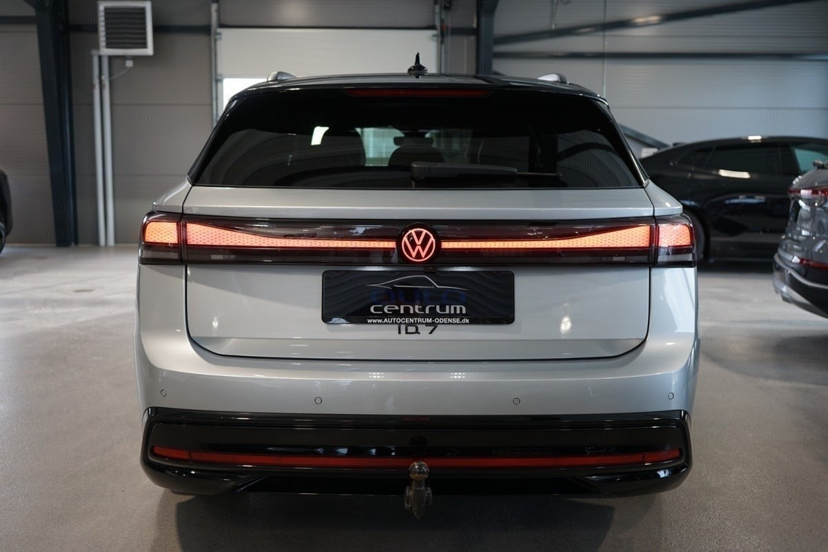 Sølv VW ID.7 fra 2026