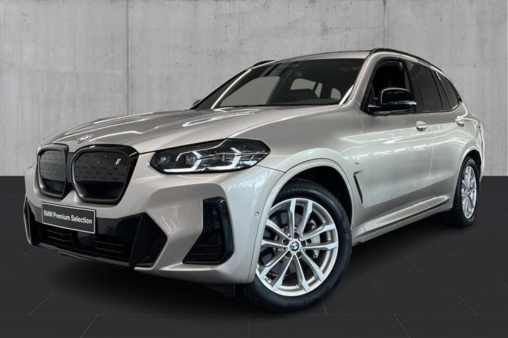 Beige BMW iX3 fra 2022