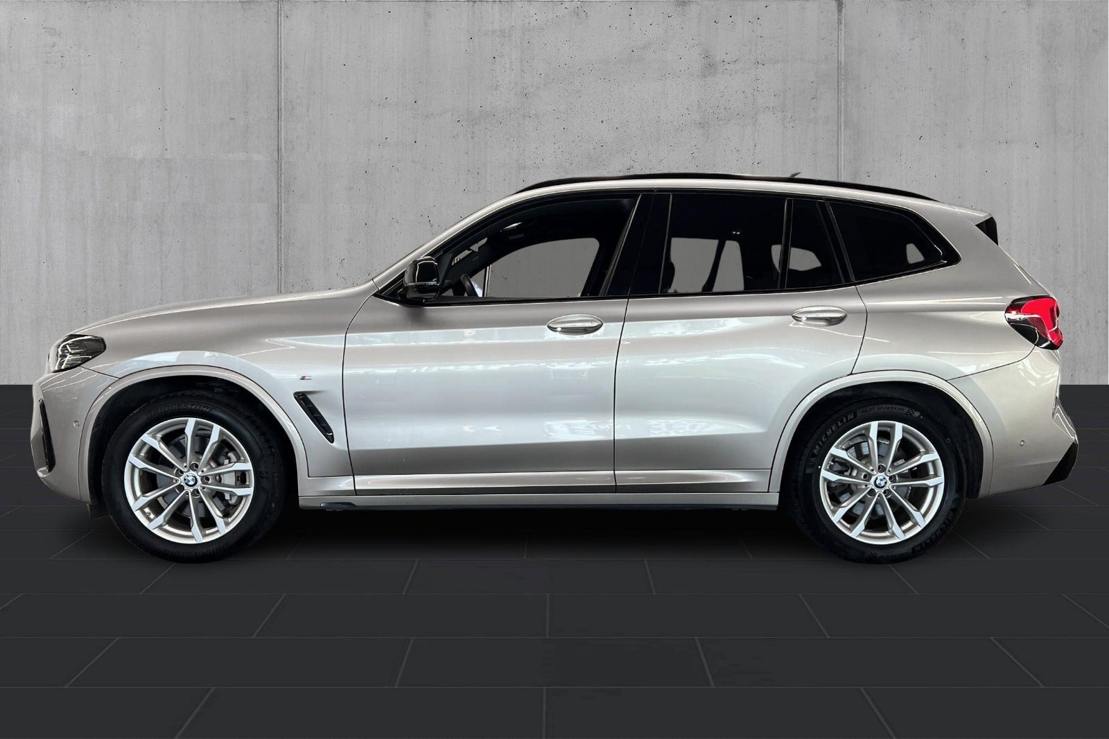 Beige BMW iX3 fra 2022