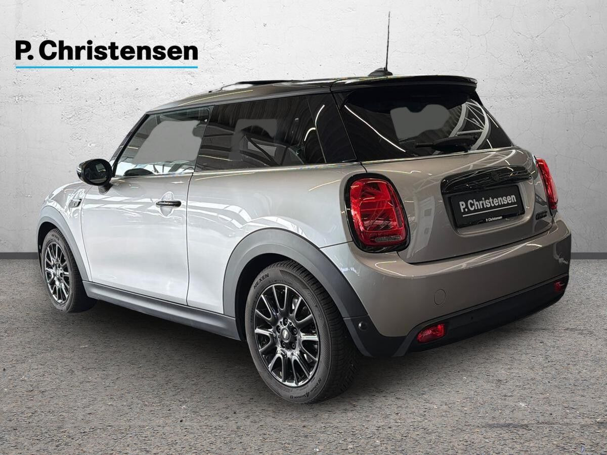 Sølv Mini Cooper SE fra 2023