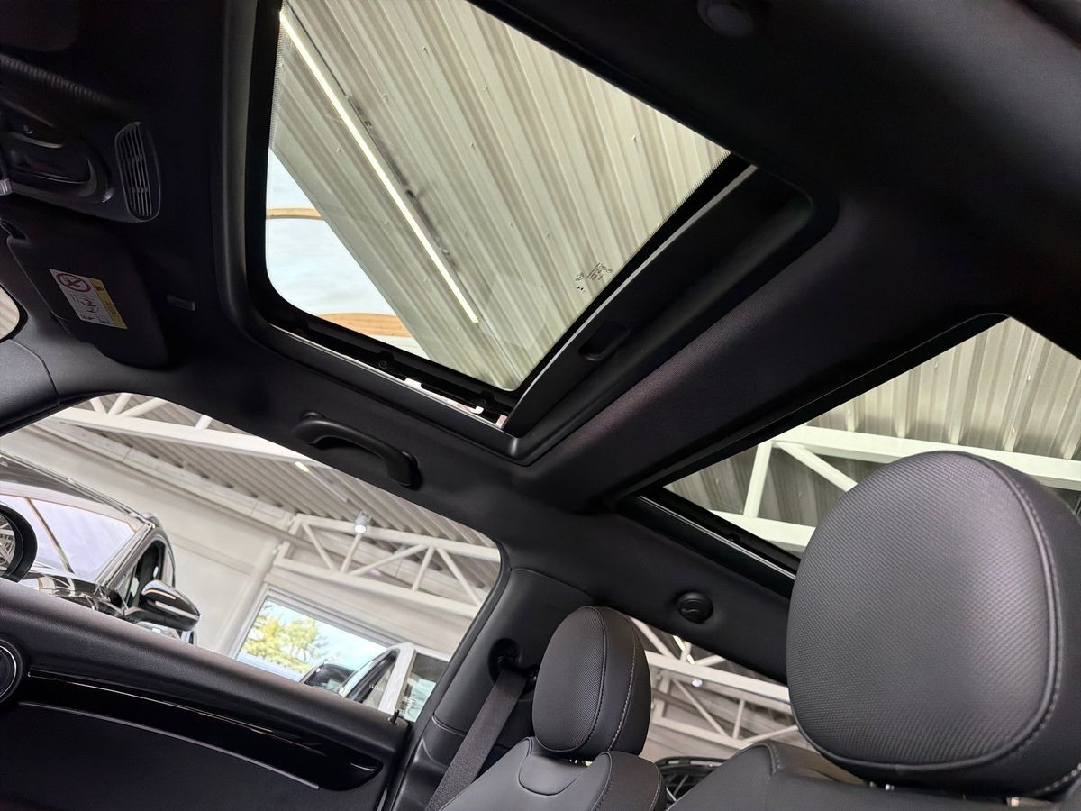 Sølv Mini Cooper SE fra 2023