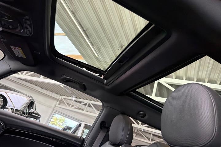 Sølv Mini Cooper SE fra 2023