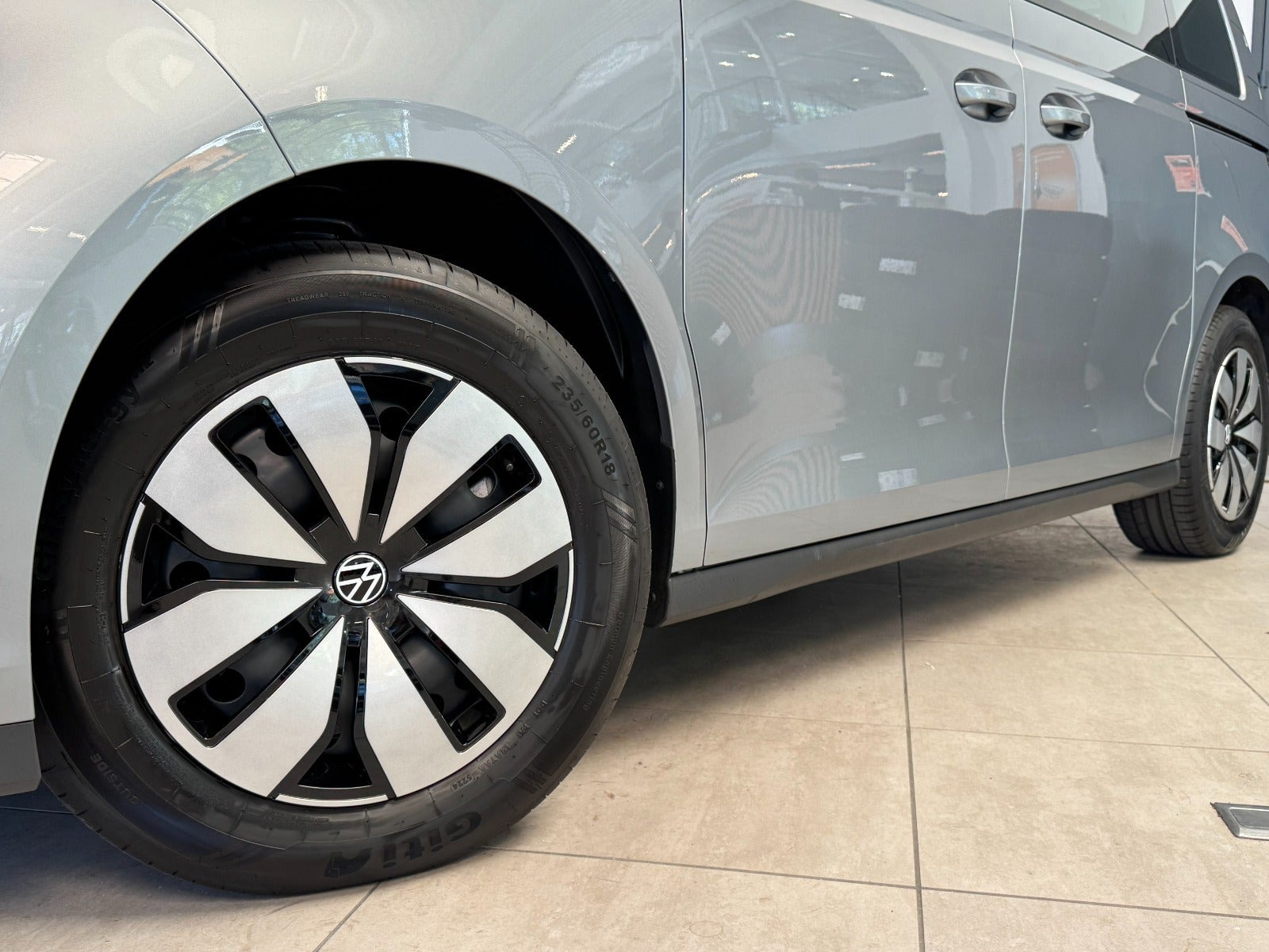 Sølv VW ID.Buzz fra 2025