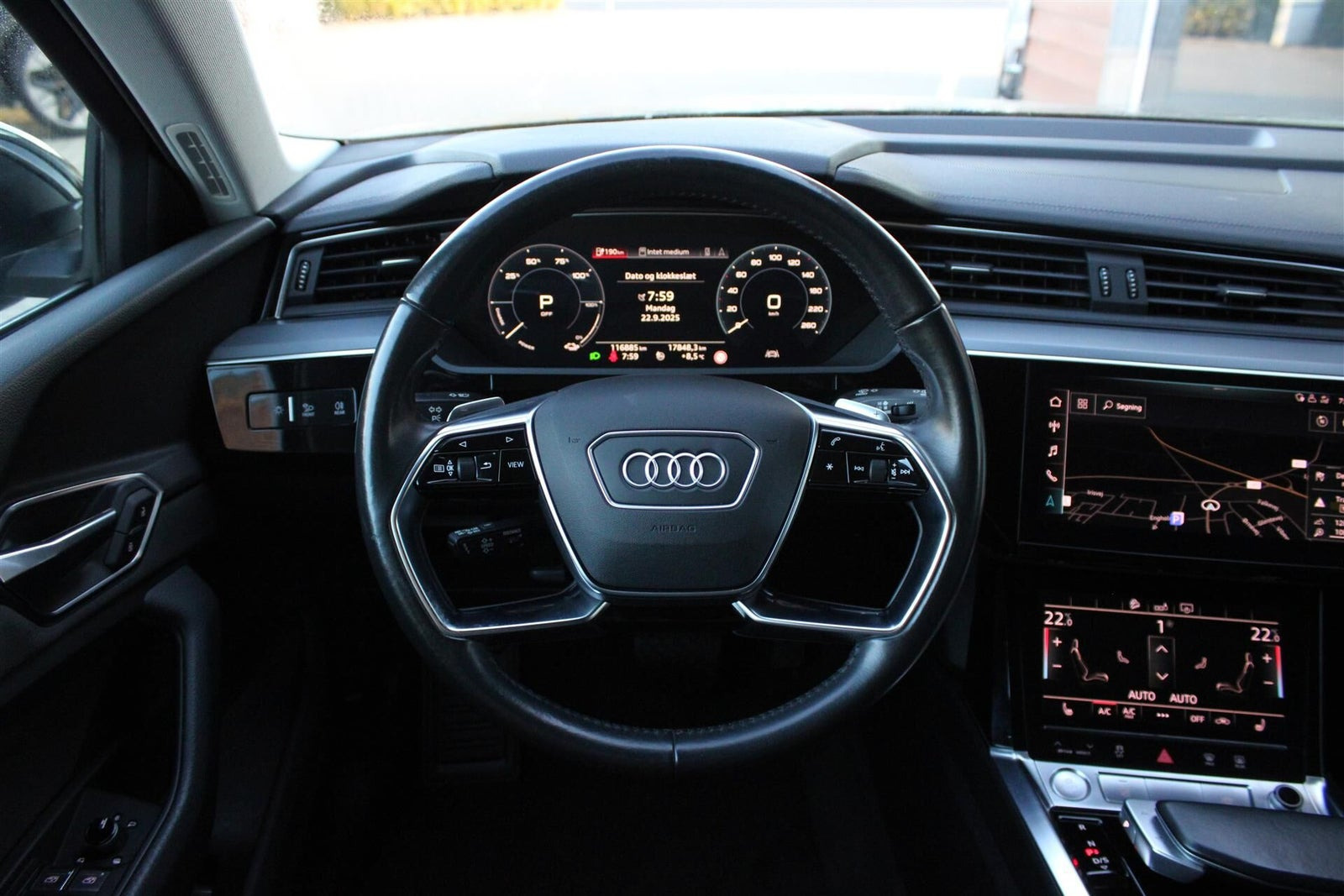 Sort Audi e-tron fra 2020