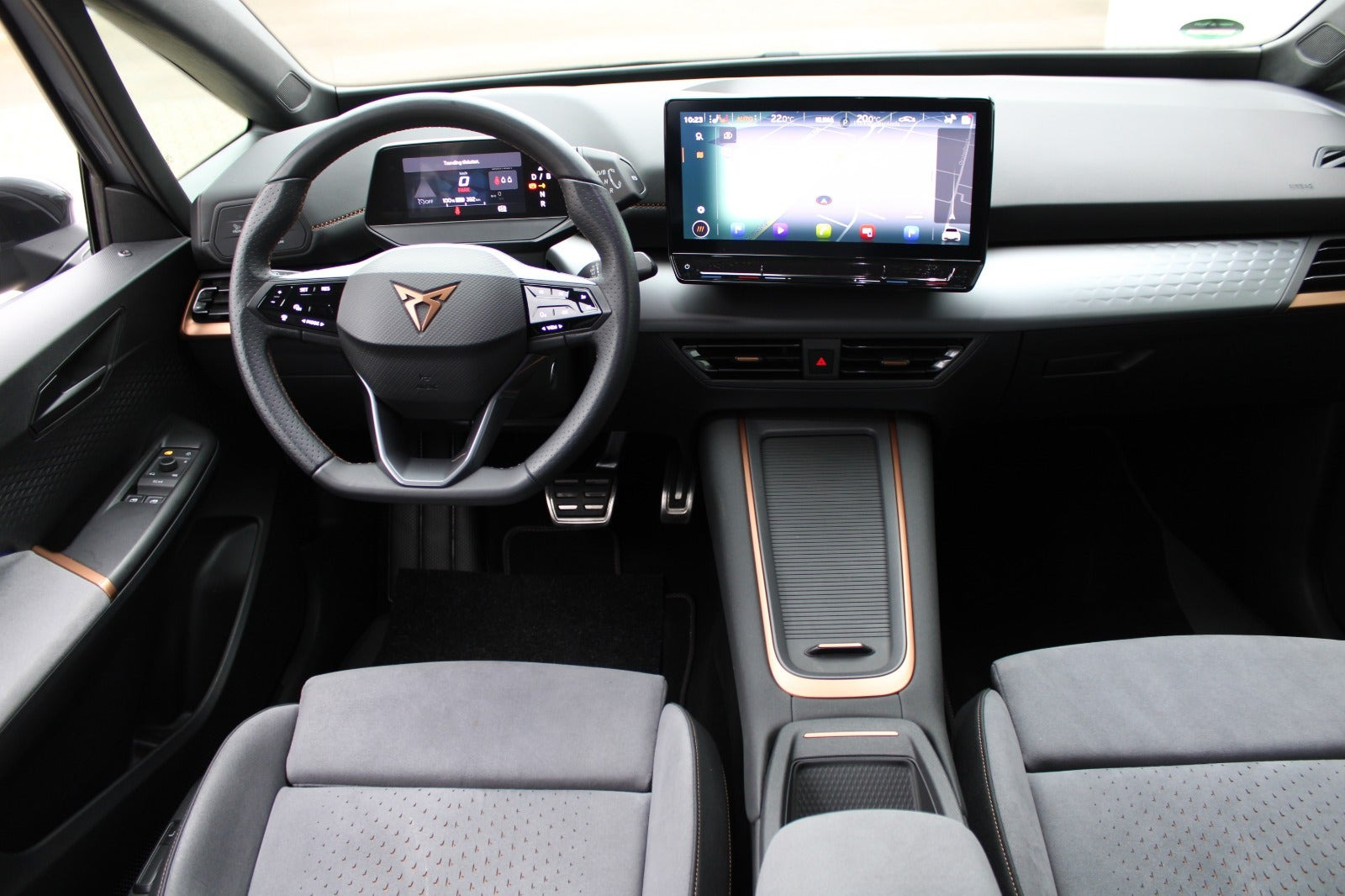 Grå Cupra Born fra 2024