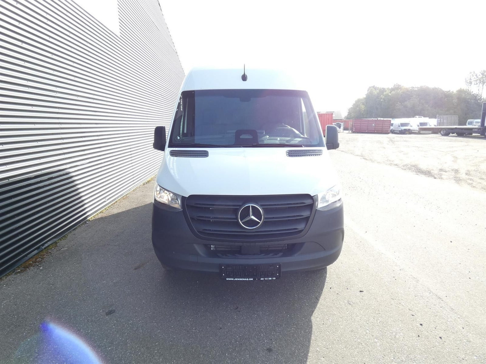 Hvid Mercedes Sprinter 317 fra 2025
