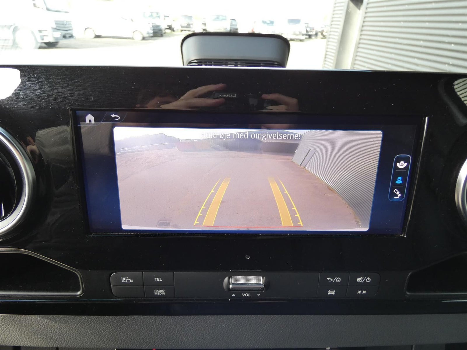 Hvid Mercedes Sprinter 317 fra 2025