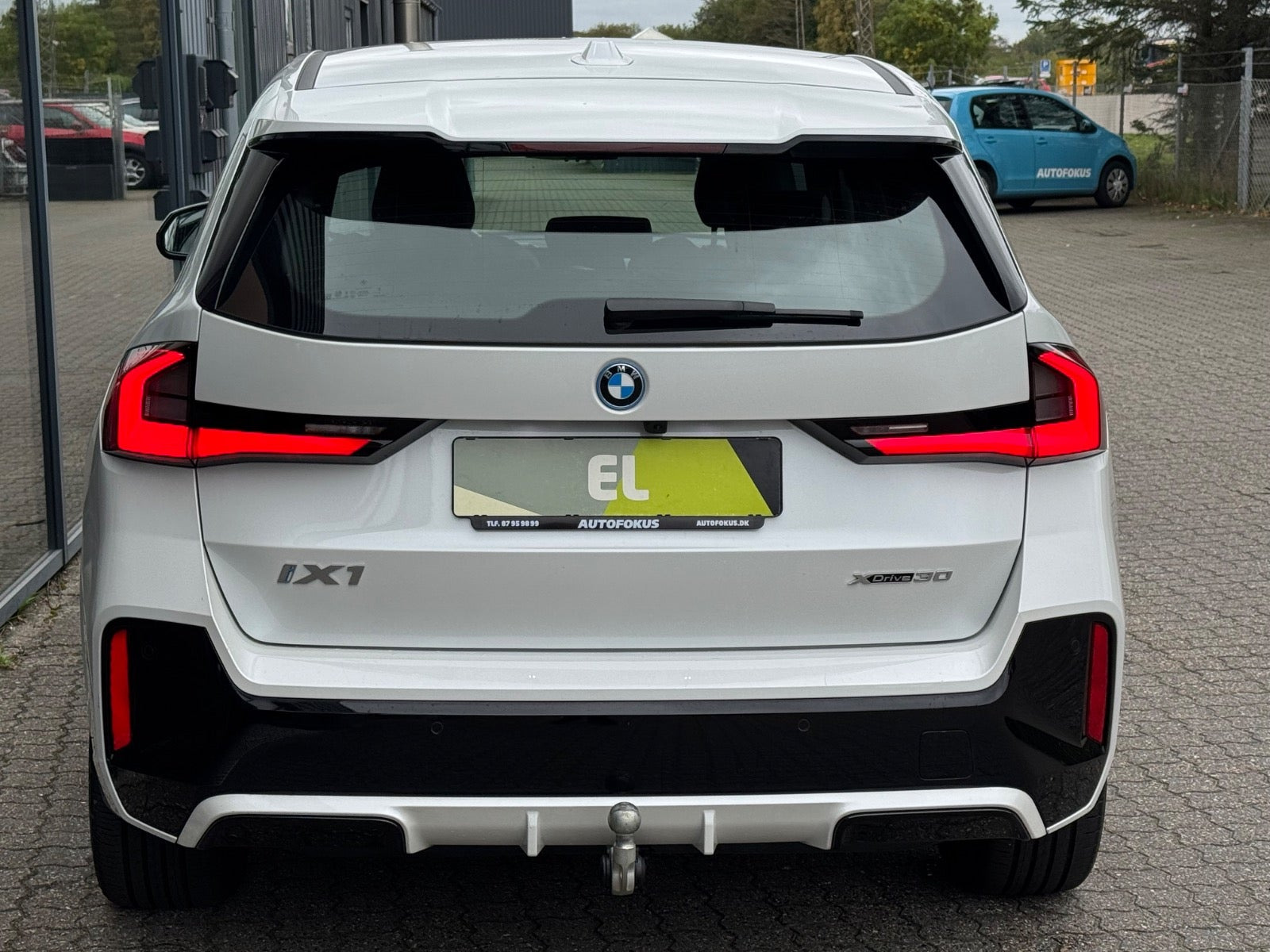 Hvid BMW iX1 fra 2024
