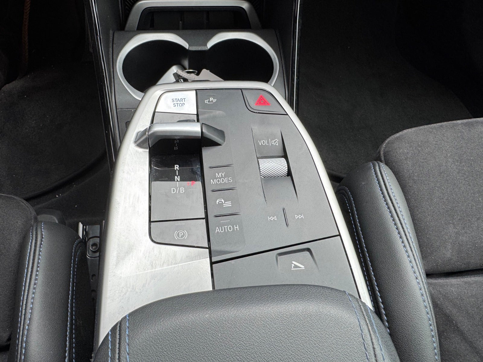 Hvid BMW iX1 fra 2024