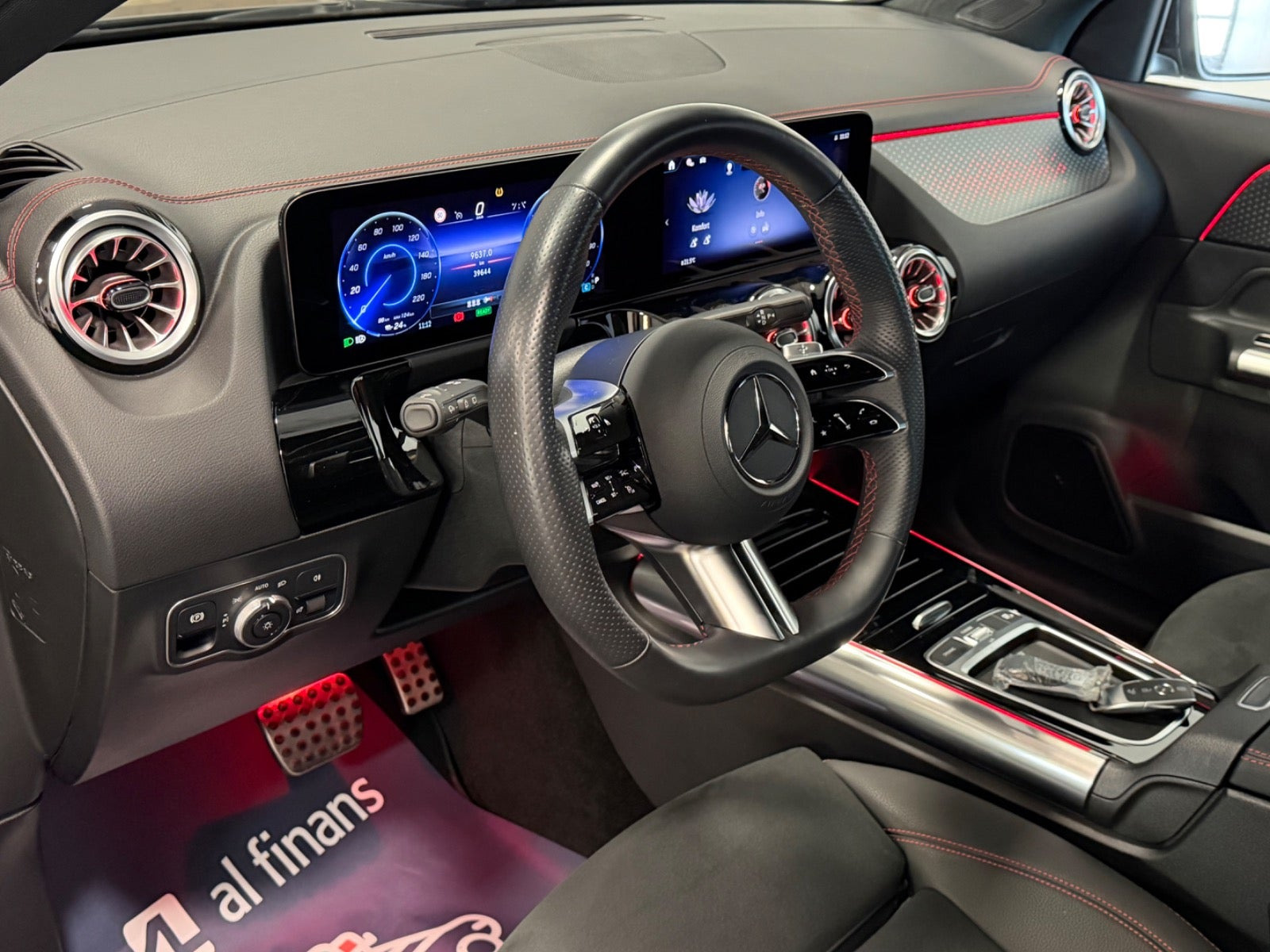 Sort Mercedes EQA250+ fra 2024