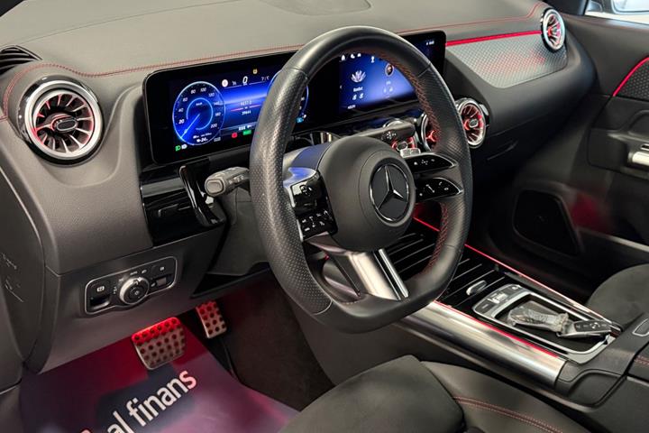 Sort Mercedes EQA250+ fra 2024
