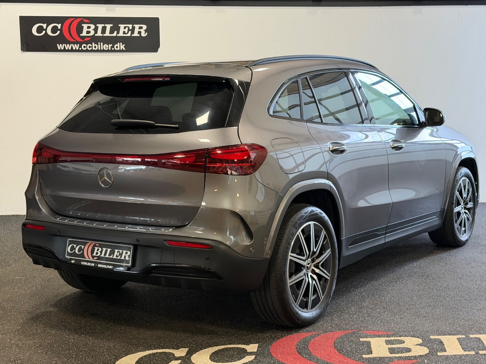 Sort Mercedes EQA250+ fra 2024
