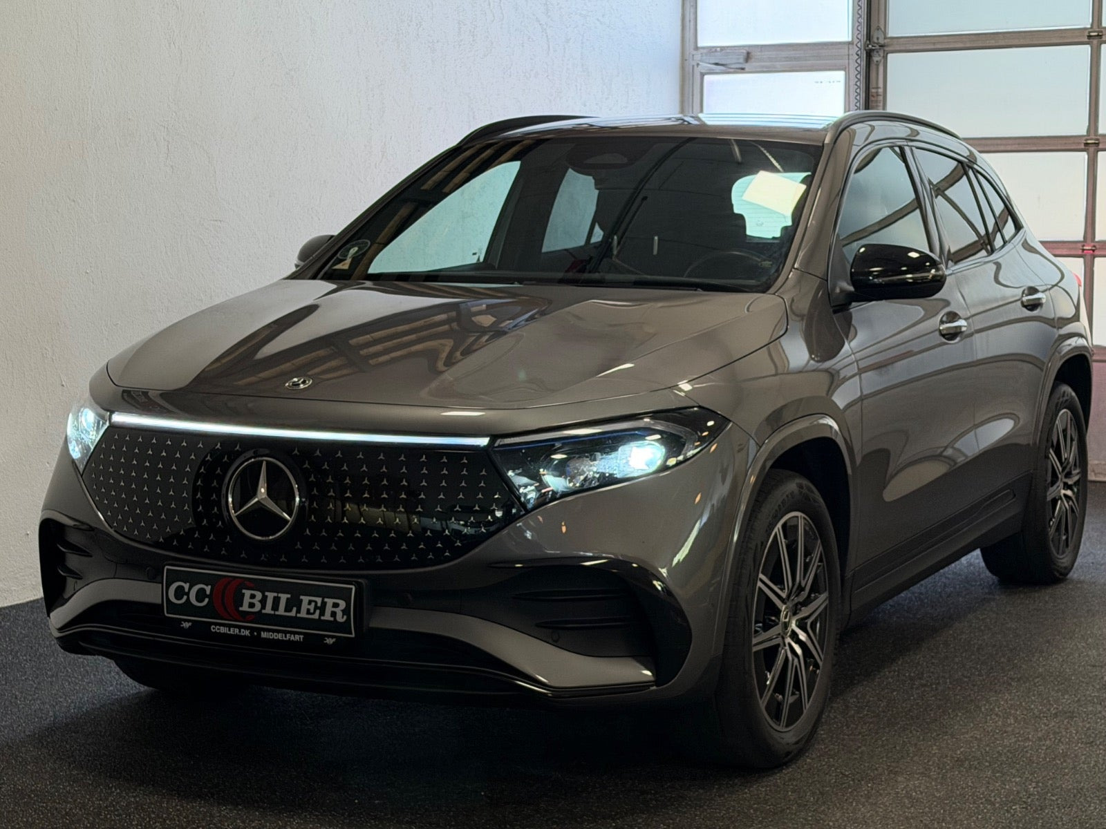 Sort Mercedes EQA250+ fra 2024