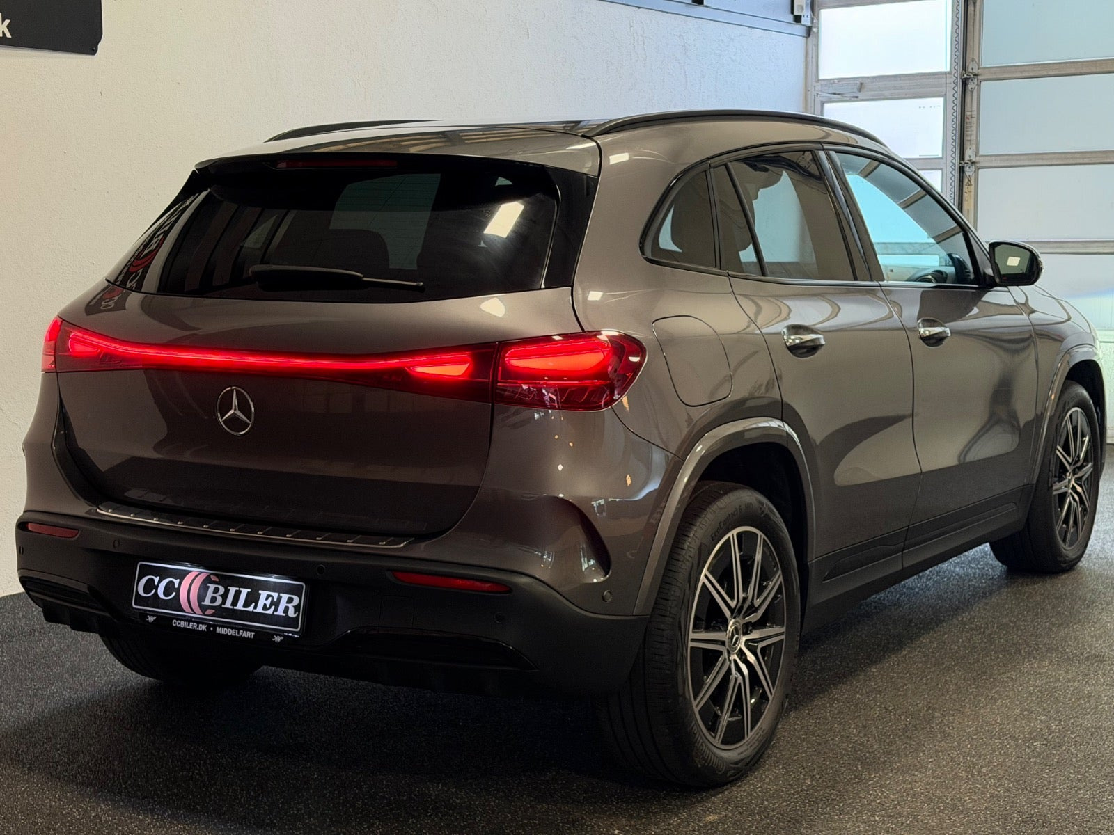 Sort Mercedes EQA250+ fra 2024