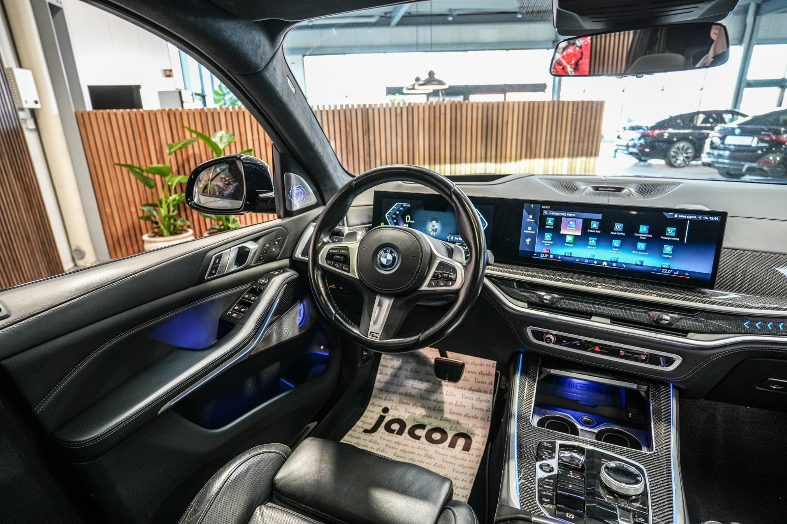 Grå BMW X5 fra 2023
