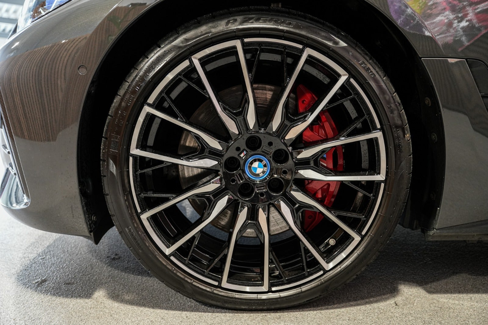 Grå BMW i4 fra 2022