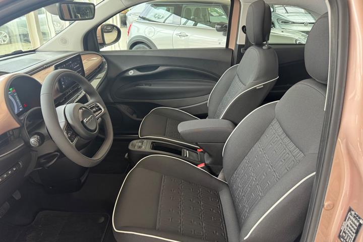 undefined Fiat 500e fra 2024