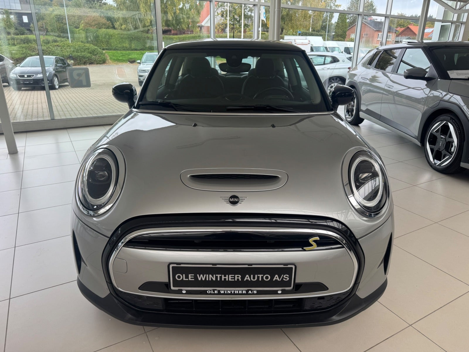 Grå Mini Cooper SE fra 2023