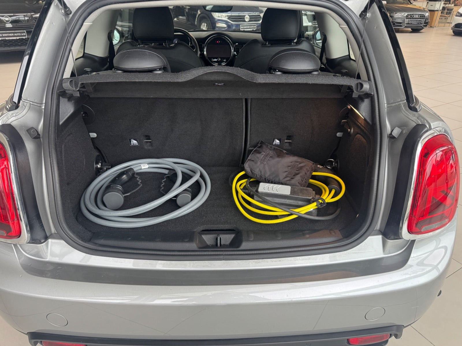 Grå Mini Cooper SE fra 2023